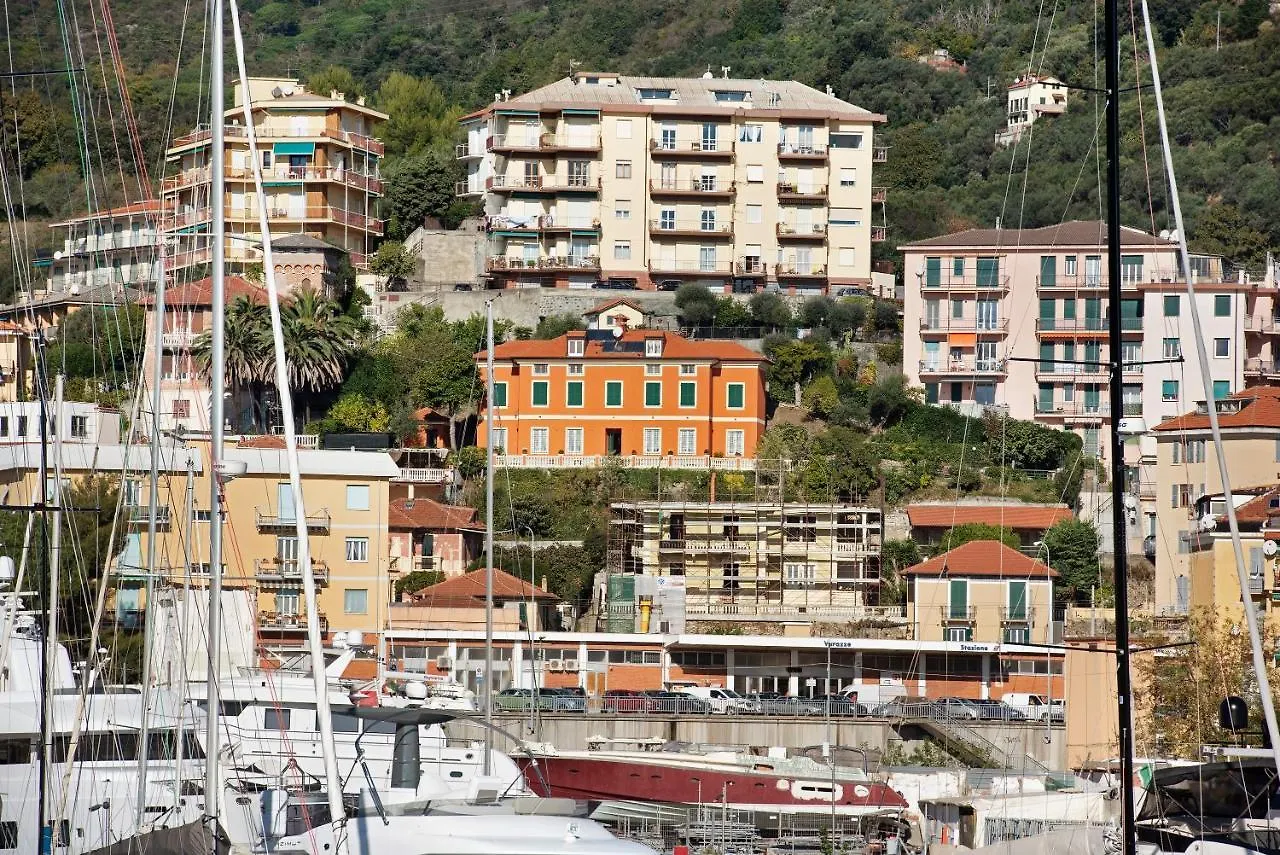 Trilocale In Villa Vista Mare Apt 3 Varazze Italy